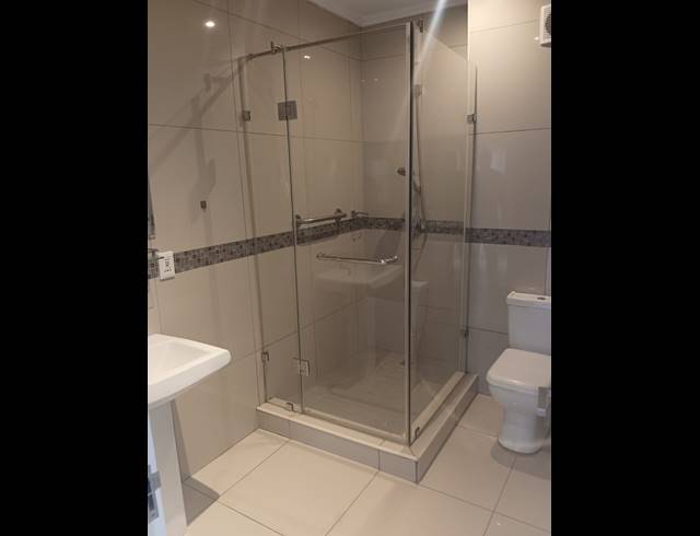2 BEDROOM APARTMENT FOR SALE IN UMHLANGA RIDGE